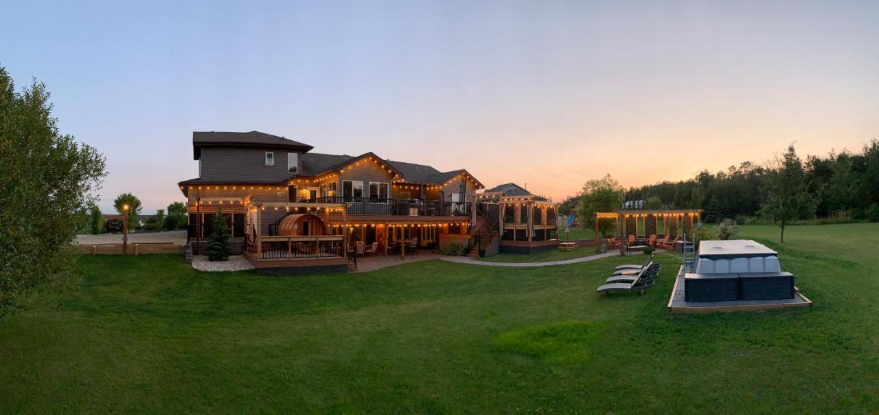 Dragonfly Inn Loft Suite Sherwood Park Exterior photo