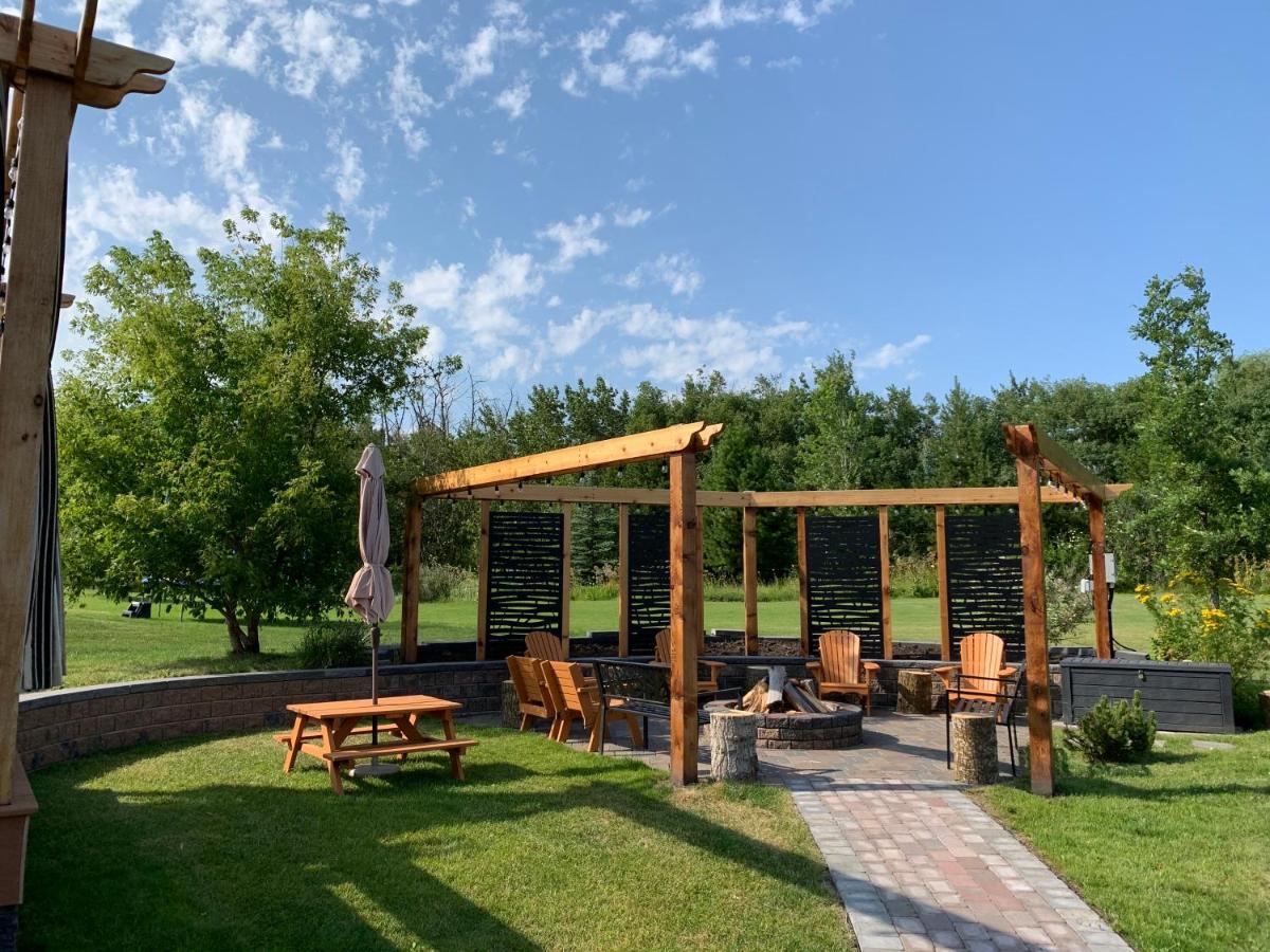 Dragonfly Inn Loft Suite Sherwood Park Exterior photo