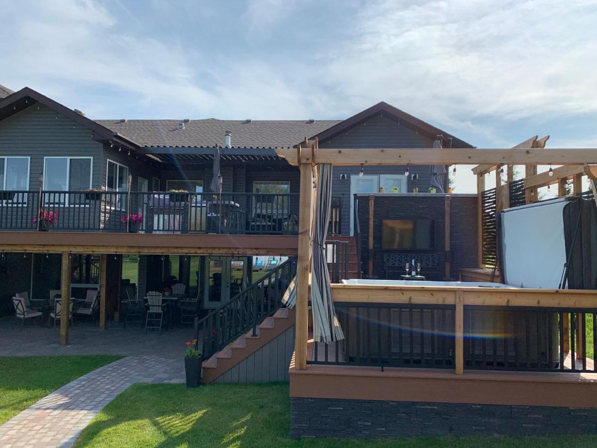 Dragonfly Inn Loft Suite Sherwood Park Exterior photo