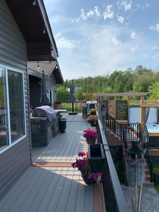 Dragonfly Inn Loft Suite Sherwood Park Exterior photo