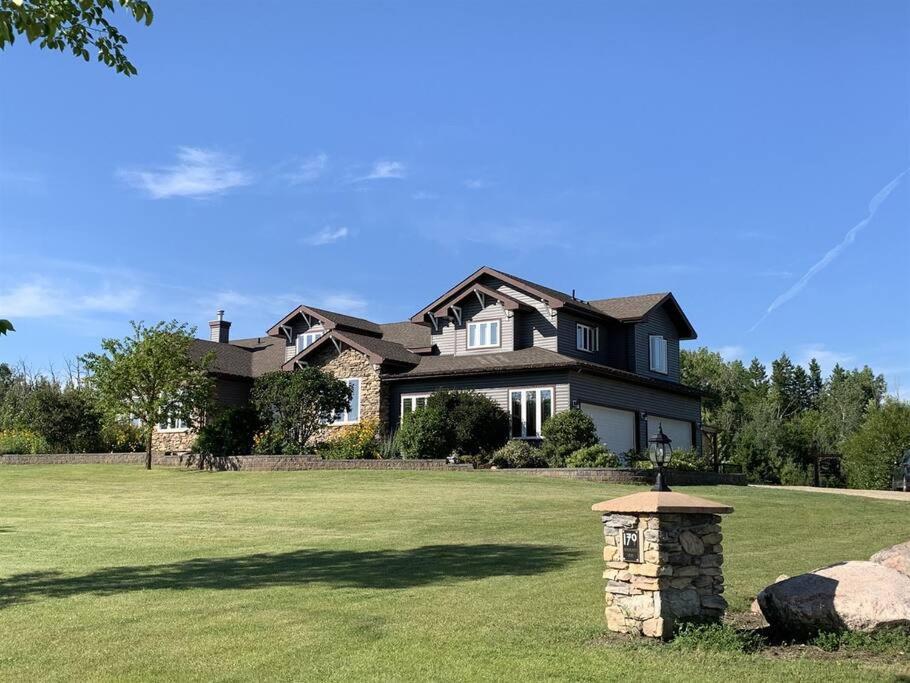 Dragonfly Inn Loft Suite Sherwood Park Exterior photo